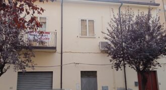 Castrovillari-ViaE.Raffa-Casa autonoma di150mq