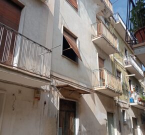 Castrovillari – trav. Via Roma – Casa autonoma