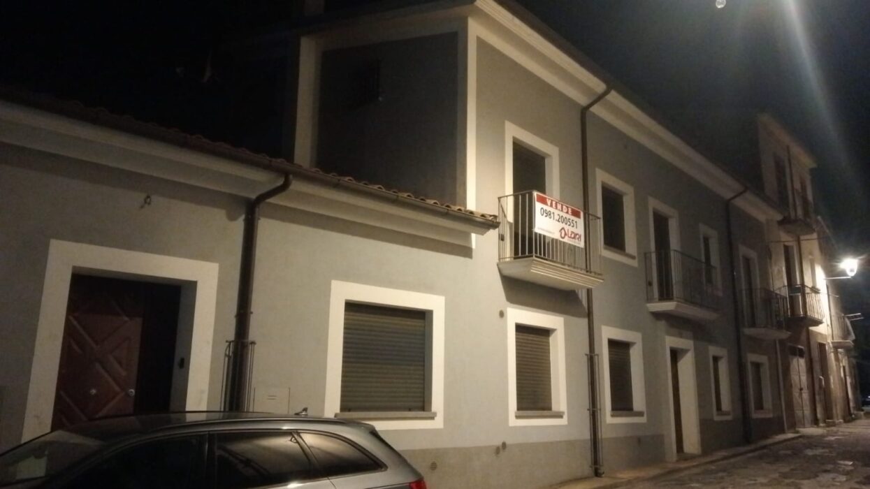 Casa autonoma in zona centrale su due livelli