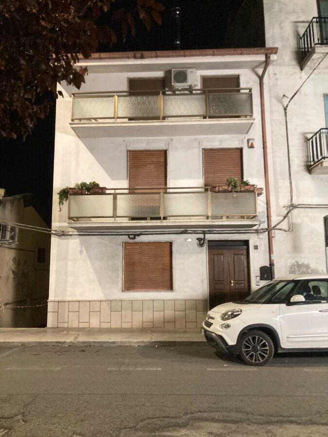 via Mazzini – fabbricato con due unità abitative